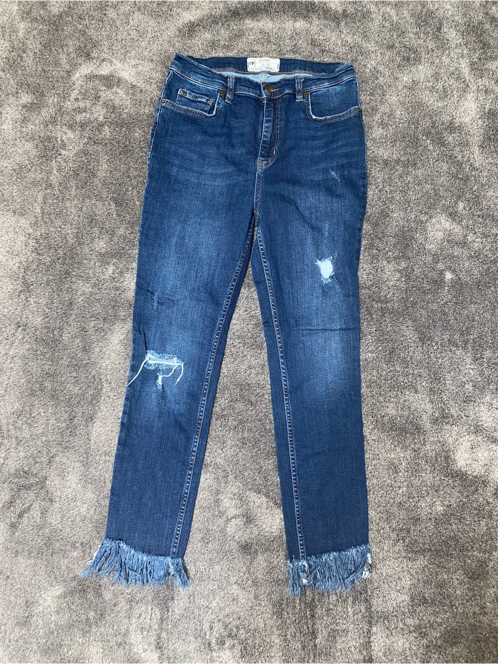 Free People High Rise Distressed Fringe Hem Skinny Jeans Size 31